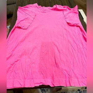 Hot pink Old Navy tee